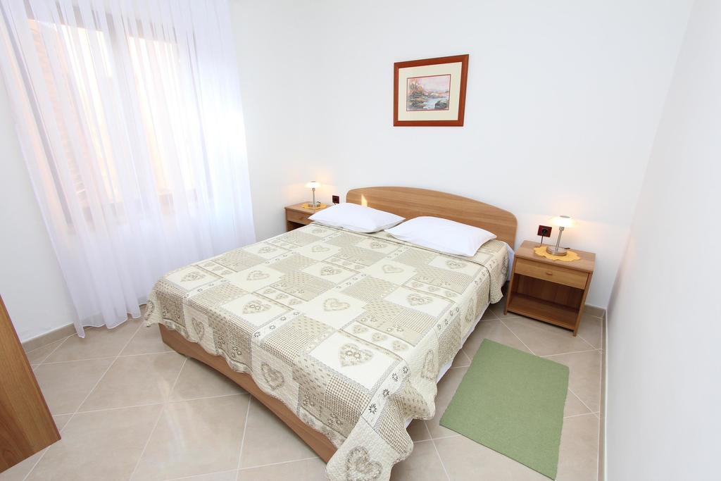 Apartments Luna Rovinj Quarto foto